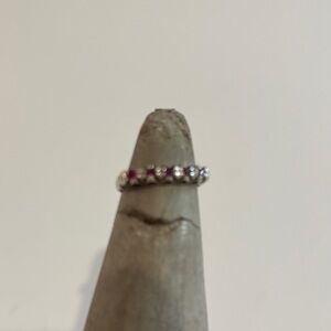 Elegant Vintage Silver and Red Gemstone Ring